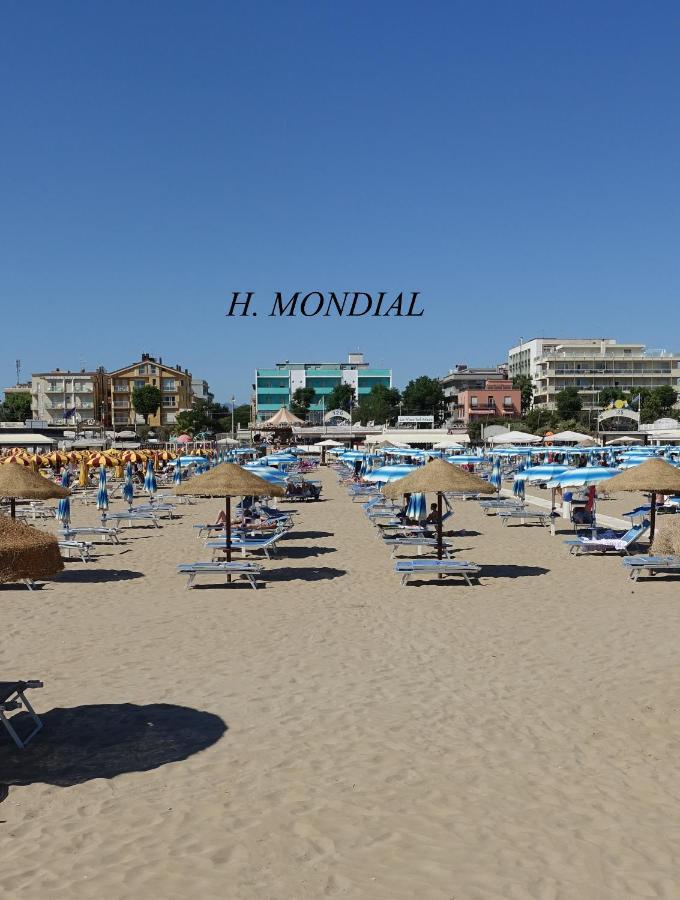Hotel Mondial Ріміні Екстер'єр фото