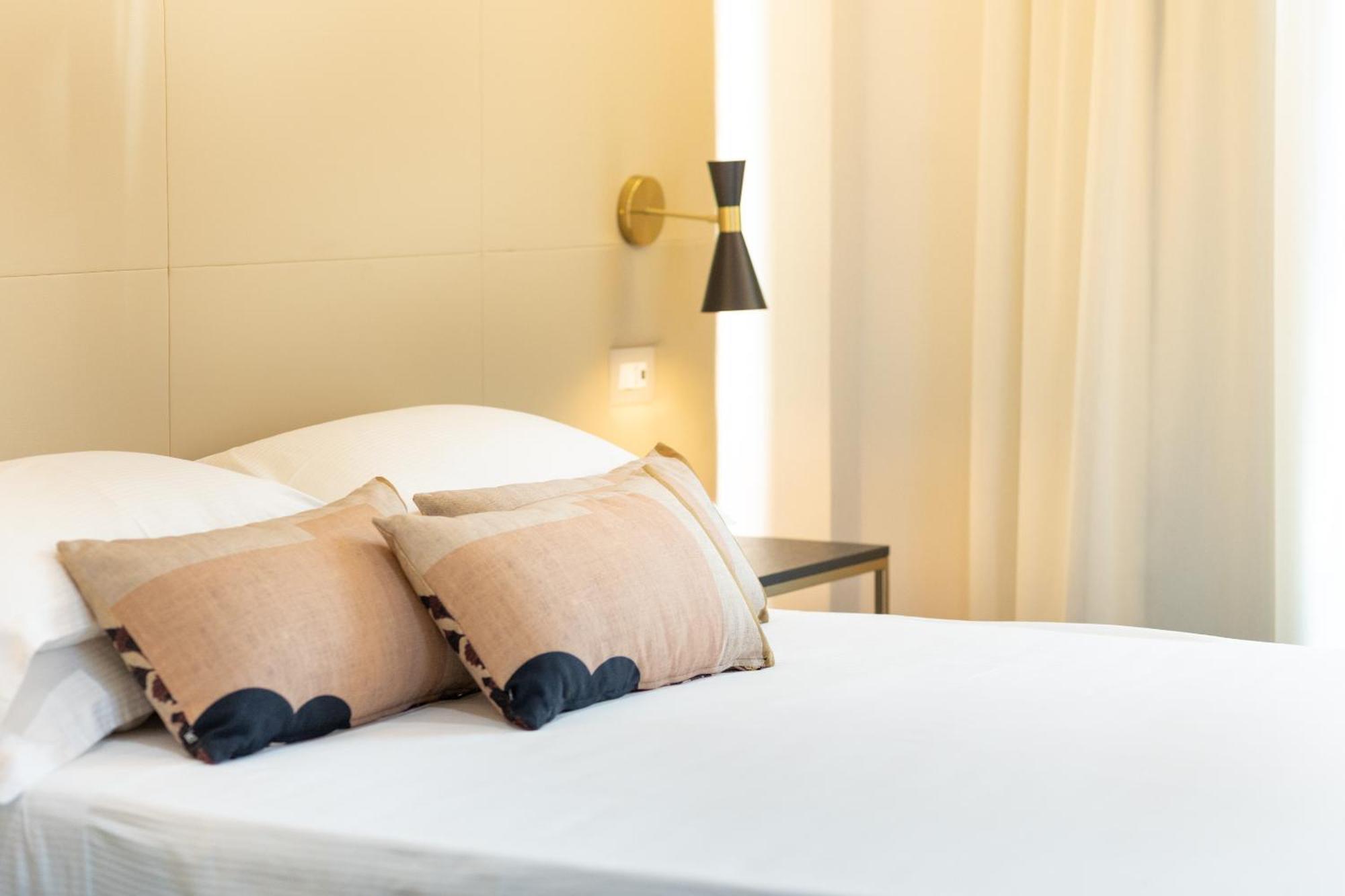 Hotel Mondial Ріміні Екстер'єр фото
