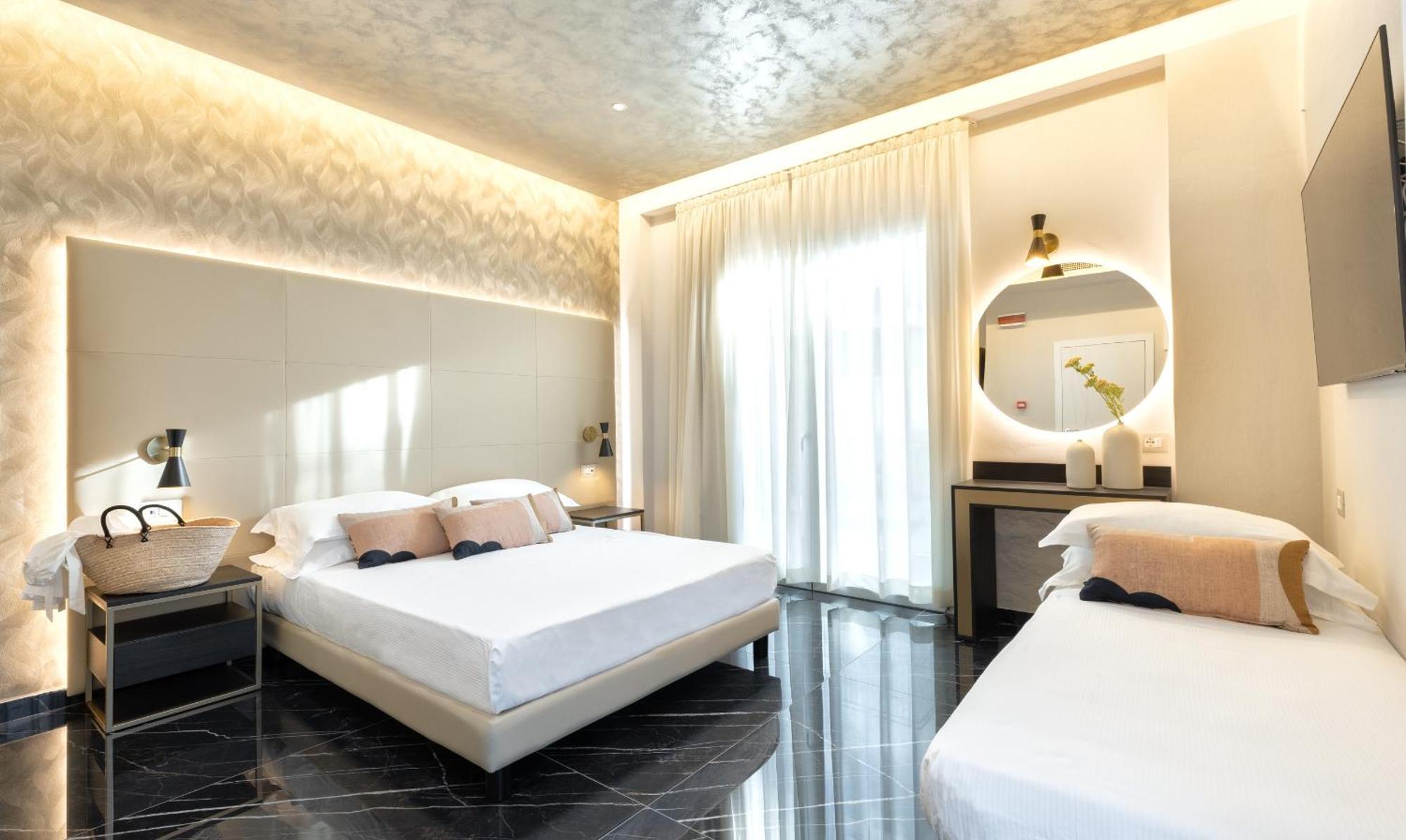 Hotel Mondial Ріміні Екстер'єр фото