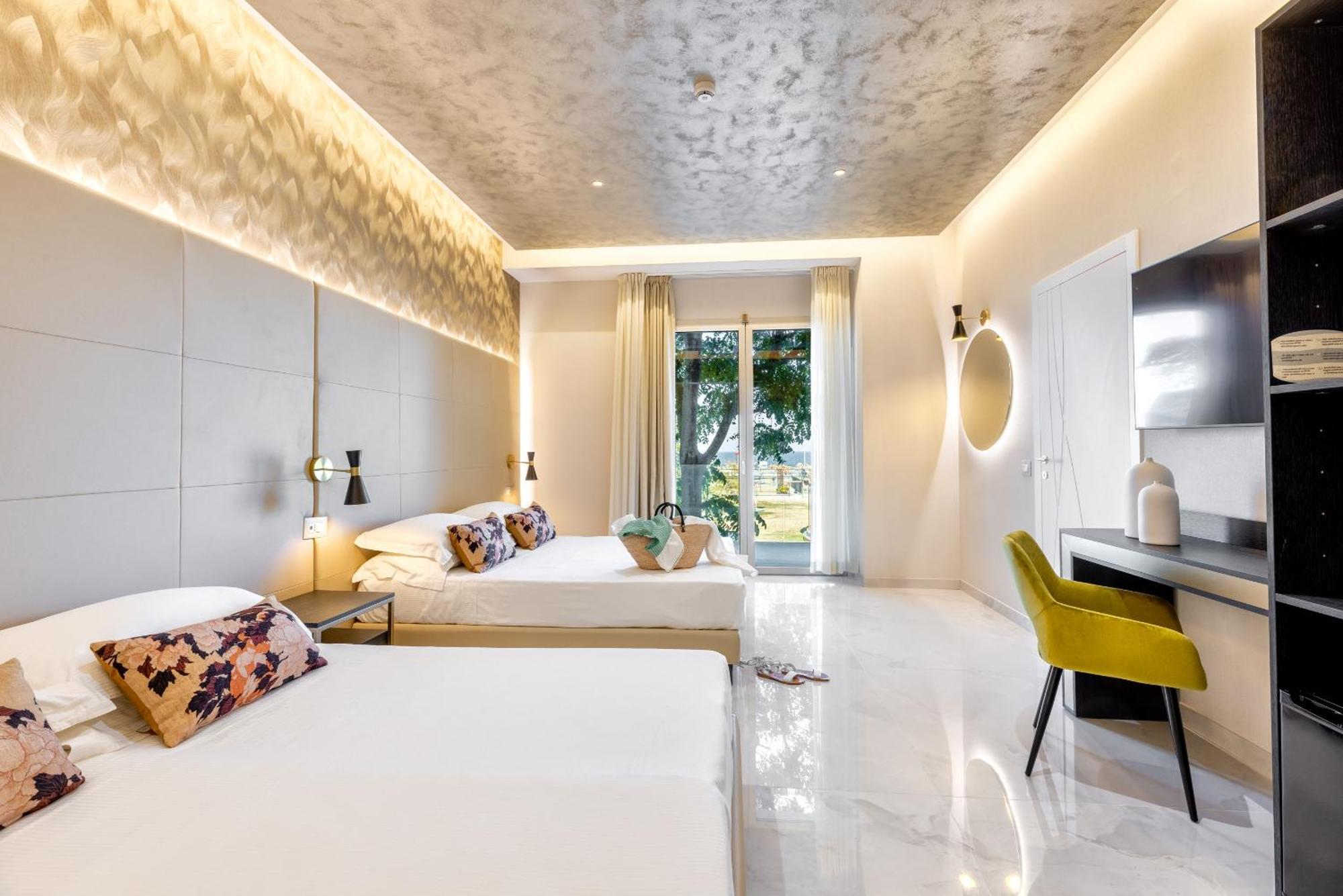 Hotel Mondial Ріміні Екстер'єр фото